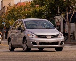 The good news about even a stripped-down 2009 Nissan Versa is that it offers a surprising amount of cabin space -- about as much as the more expensive Nissan Sentra.