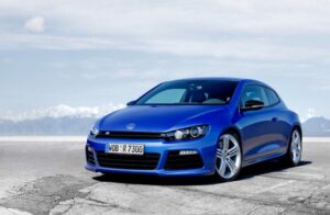 With 265 horsepower, the R is without question the most powerful version of the Scirocco family.