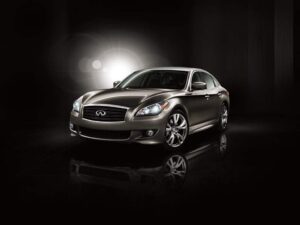 The 2011 Infiniti M prototype bears the unmistakable imprint of the automaker's well-regarded Essence concept vehicle.