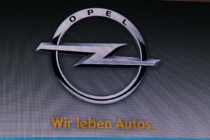 Opel brought this new logo to Frankfurt, along with a new slogan: "Wir Leben Autos," or "We Love Cars."