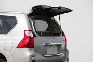 It's easier to store small items in the back of the 2010 Lexus GX460 with the new, flip-up glass.