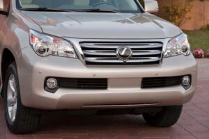 The exterior changes to the 2010 Lexus GX460 are modest, including the new, 3-bar grille.