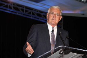 Mano-a-mano? Bob Lutz says he's found a kindred "intuitive manager" in GM's new Chairman and Acting CEO Ed Whitacre