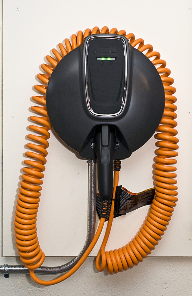 SPX Service Solutions' charging system for the Chevrolet Volt will cost 490