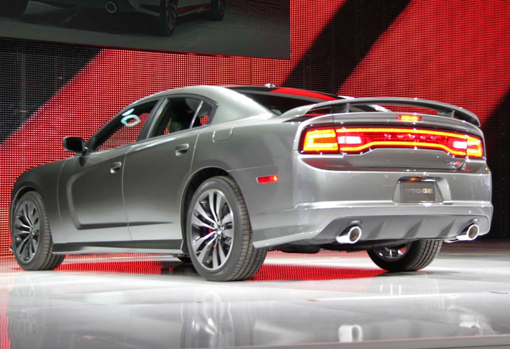 First Look 2011 Dodge Charger SRT8