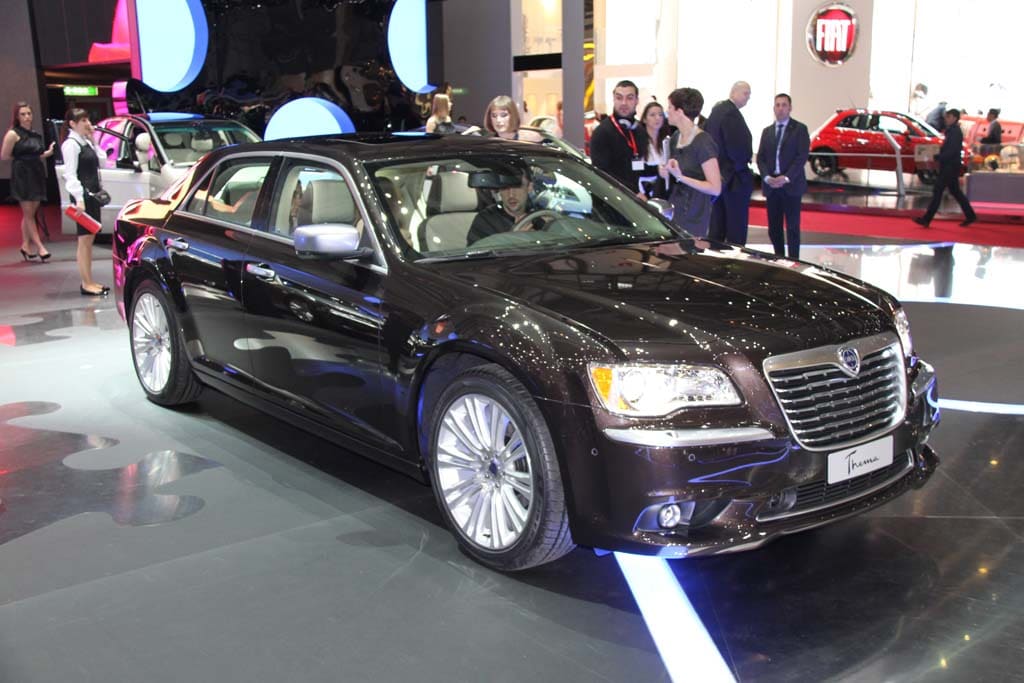 No it's not a Chrysler 300 but the newly reborn Lancia Thema based on 
