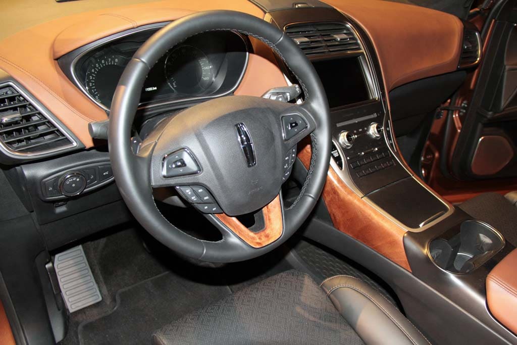 2016-Lincoln-MKX-interior.jpg