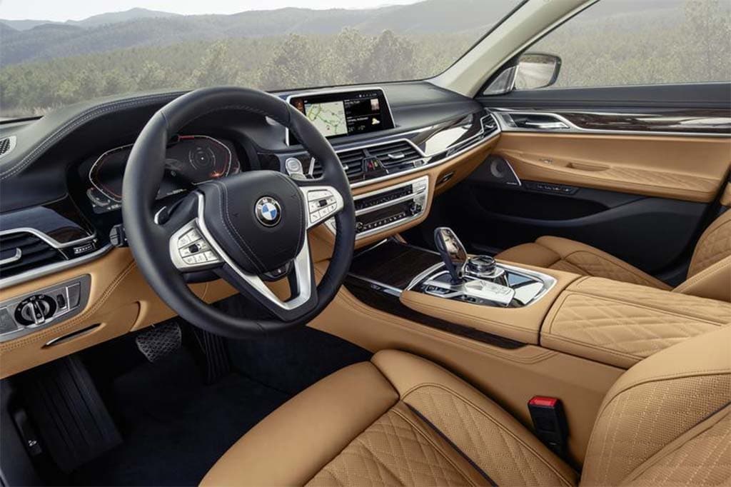 BMW Updates Flagship 7 Series | TheDetroitBureau.com