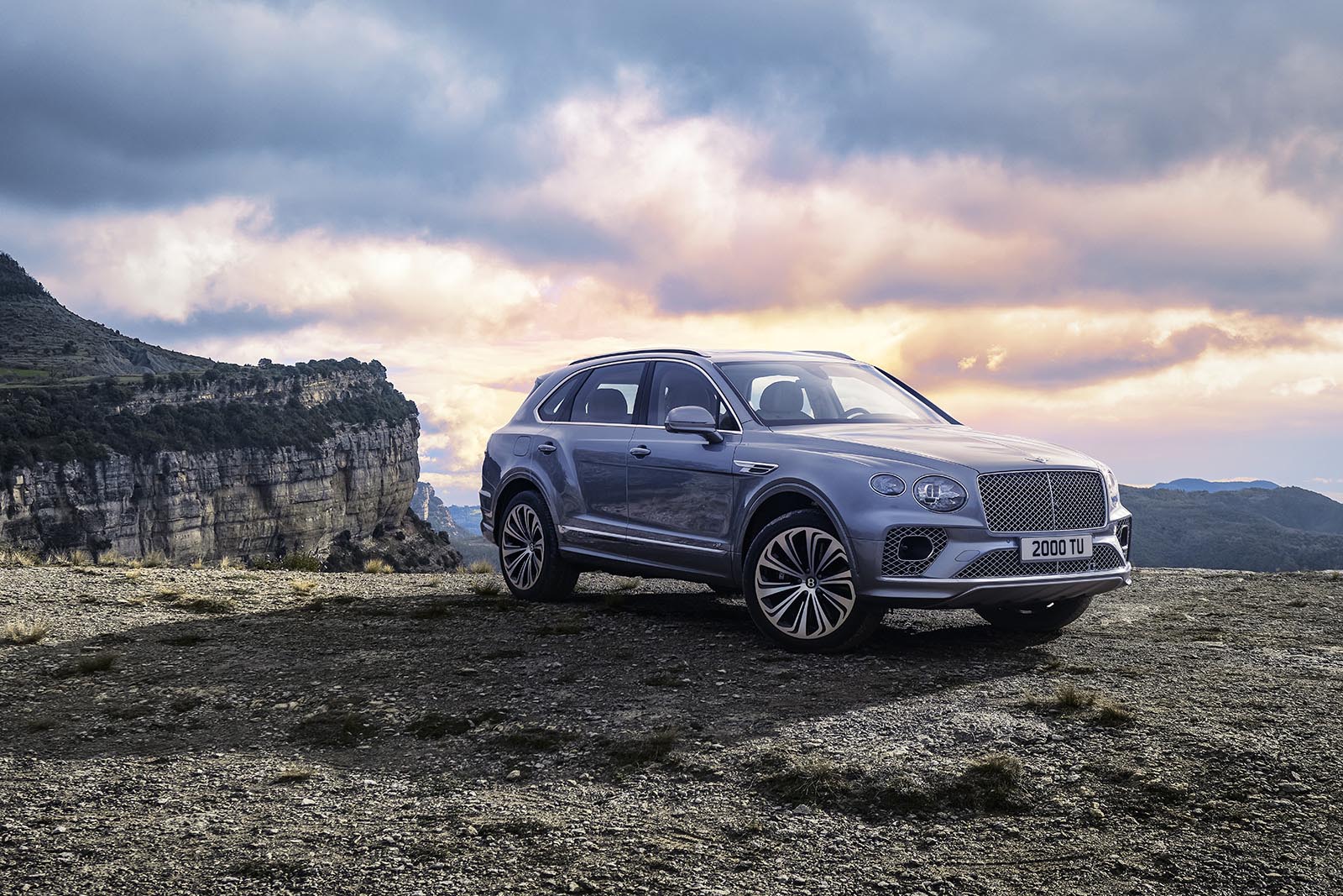 Bentley Bentayga - BENTLEY Bentayga specs & photos - 2015, 2016, 2017, 2018 ... / Bentley freshened up the bentayga's styling for 2021 with a more upright grille, new taillamps, and updated wheel designs.