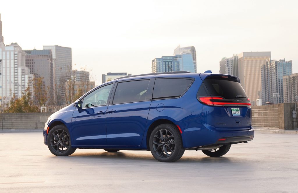2021 Chrysler Pacifica Limited AWD S rear