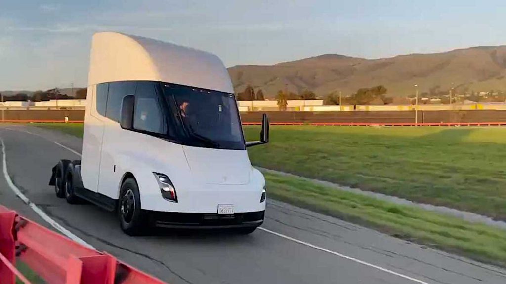 Tesla semi on track 2021