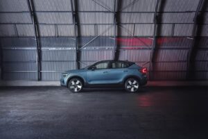 Volvo C40 Recharge - side