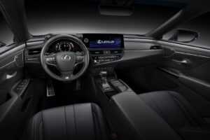 2022 Lexus ES interior