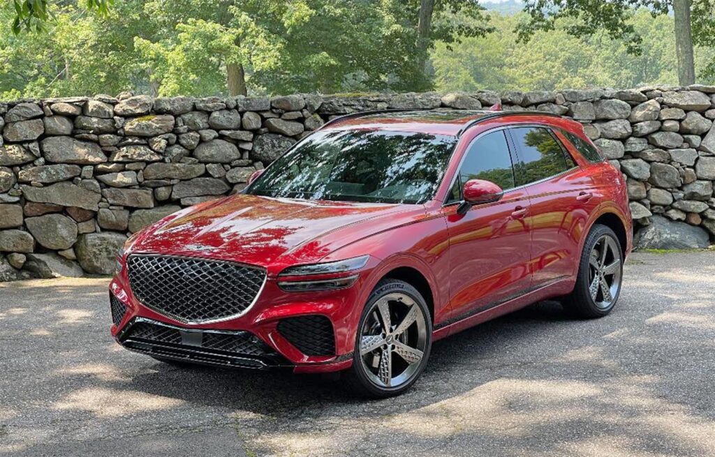 2022 Genesis GV70 - front 3-4by fence
