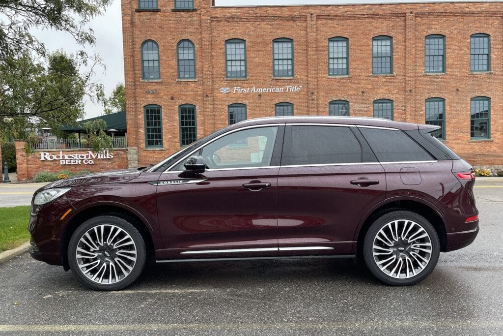 2021 Lincoln Corsair Reserve AWD side