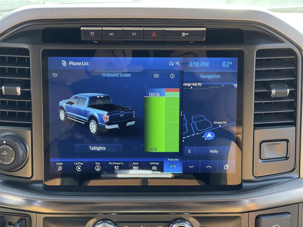 2022 Ford F-150 Tremor - touchscreen with built-in scales
