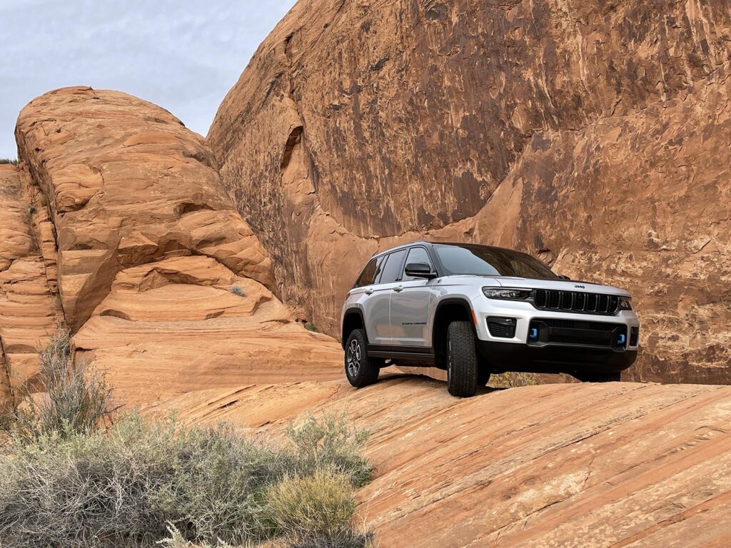 2022 Jeep Grand Cherokee - by cliff wall