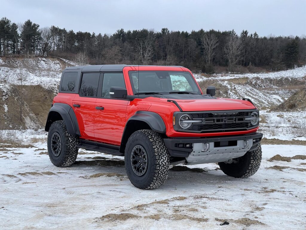 2022 Ford Bronco Raptor - 3-4 front PAE