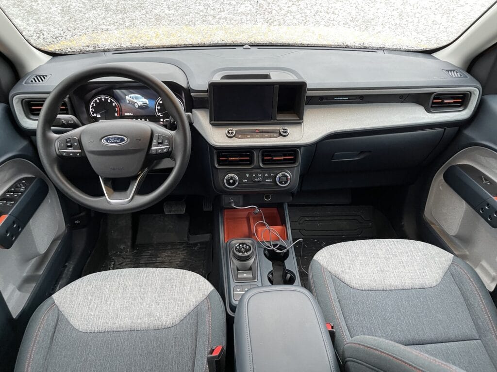 2022 Ford Maverick XLT AWD interior