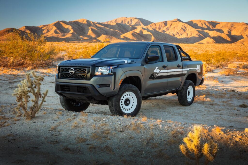 2022 Nissan Frontier 72x front