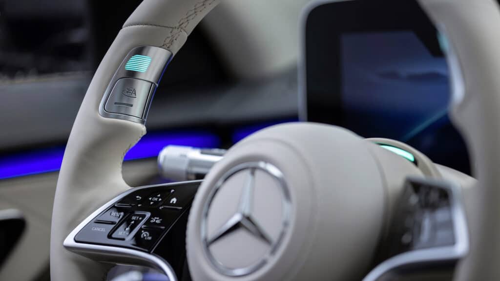 Mercedes Drive Pilot steering wheel