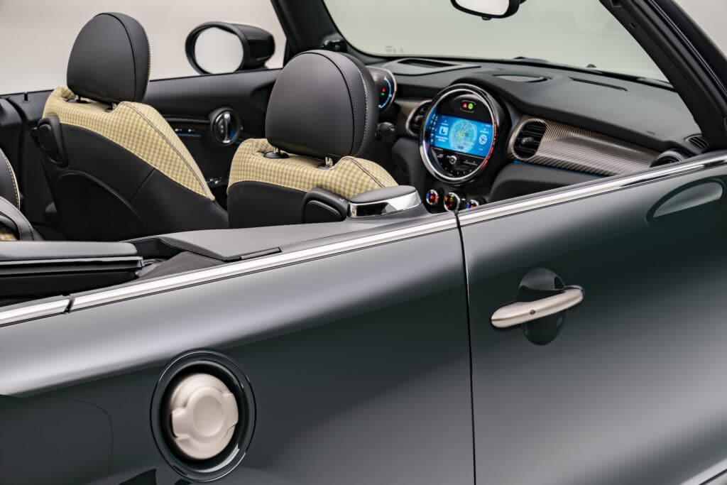 Mini Cooper S convertible Resolution interior