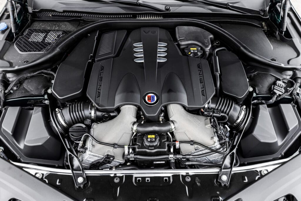 BMW Alpina B8 engine