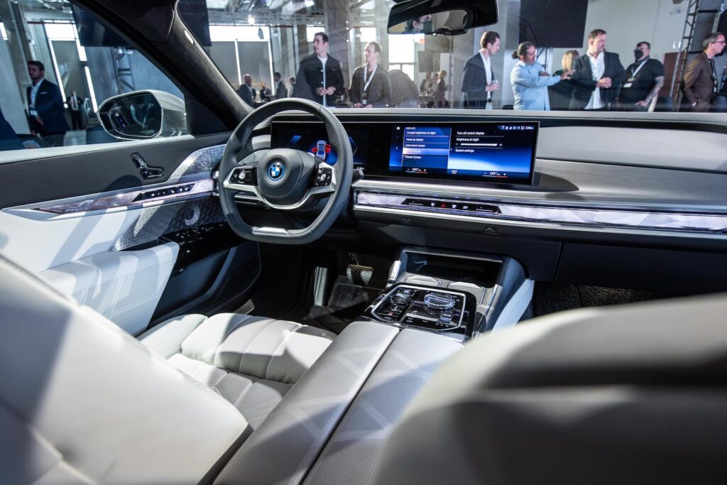 2023 BMW i7 interior reveal