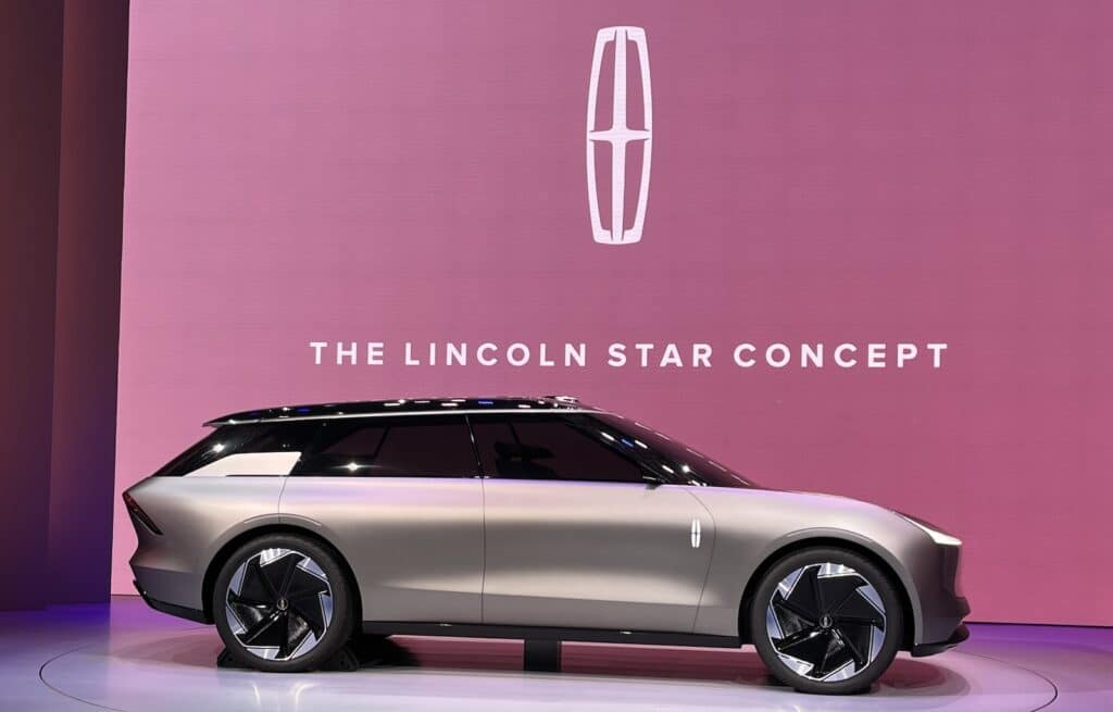 Lincoln Star Concept side
