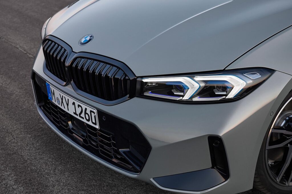 2023 BMW 3 Series nose detail