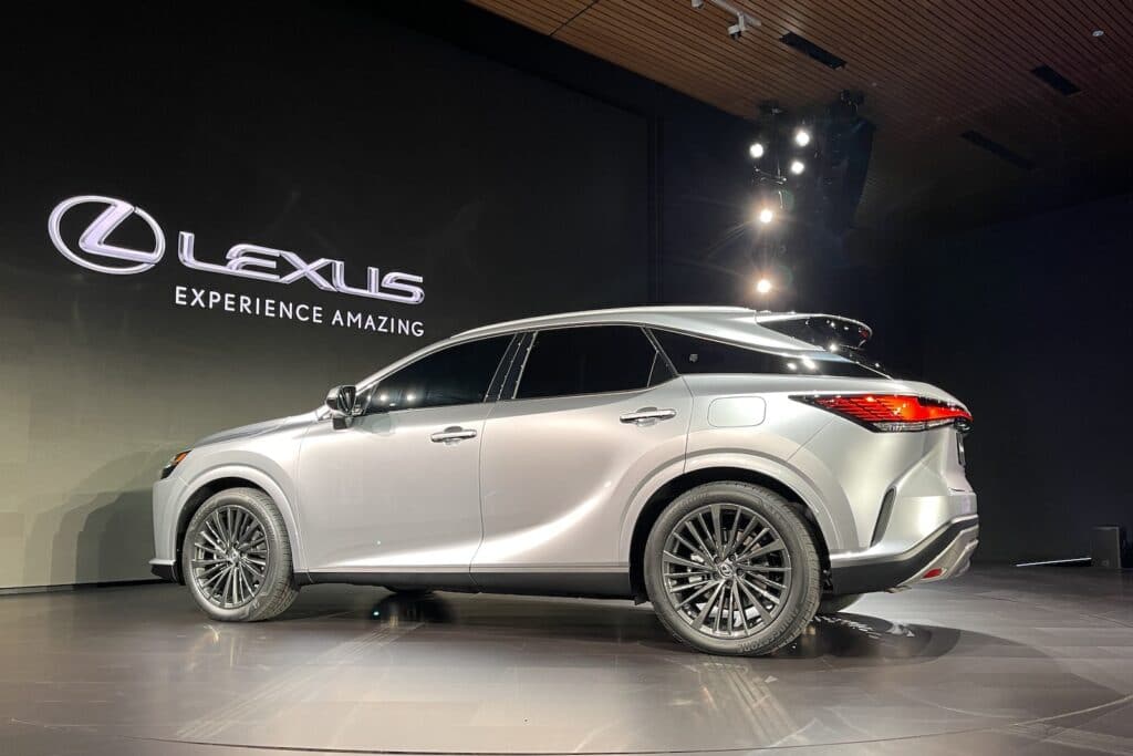 2023 Lexus RX 350 rear reveal