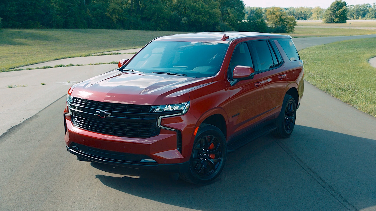 chevy-unveils-2023-tahoe-rst-performance-edition-at-naias-the-detroit