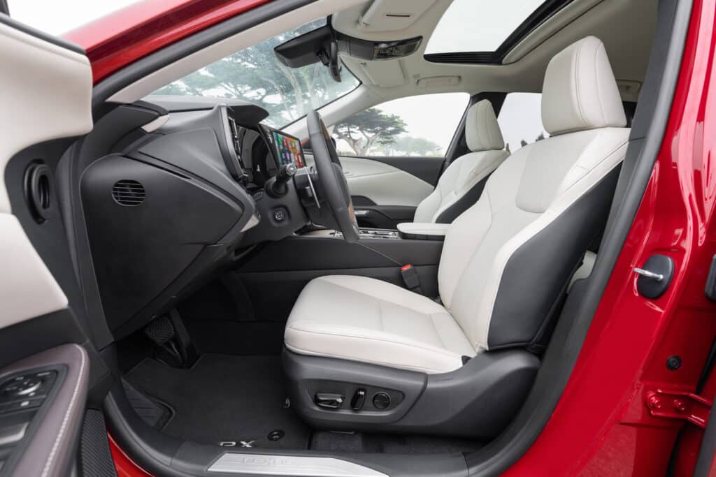 2023 Lexus RX 350h Premium front seats REL