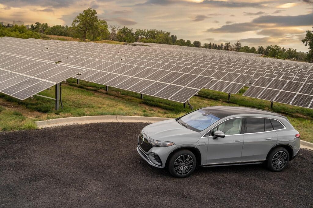 2023 Mercedes-Benz EQS 580 4Matic SUV w/solar array REL
