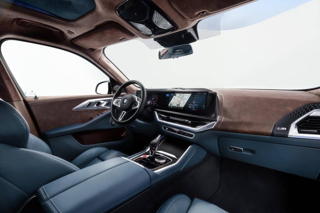 BMW XM - interior REL