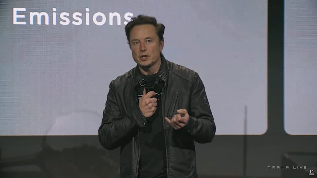 CEO da Tesla, Musk, em evento de semi-entrega