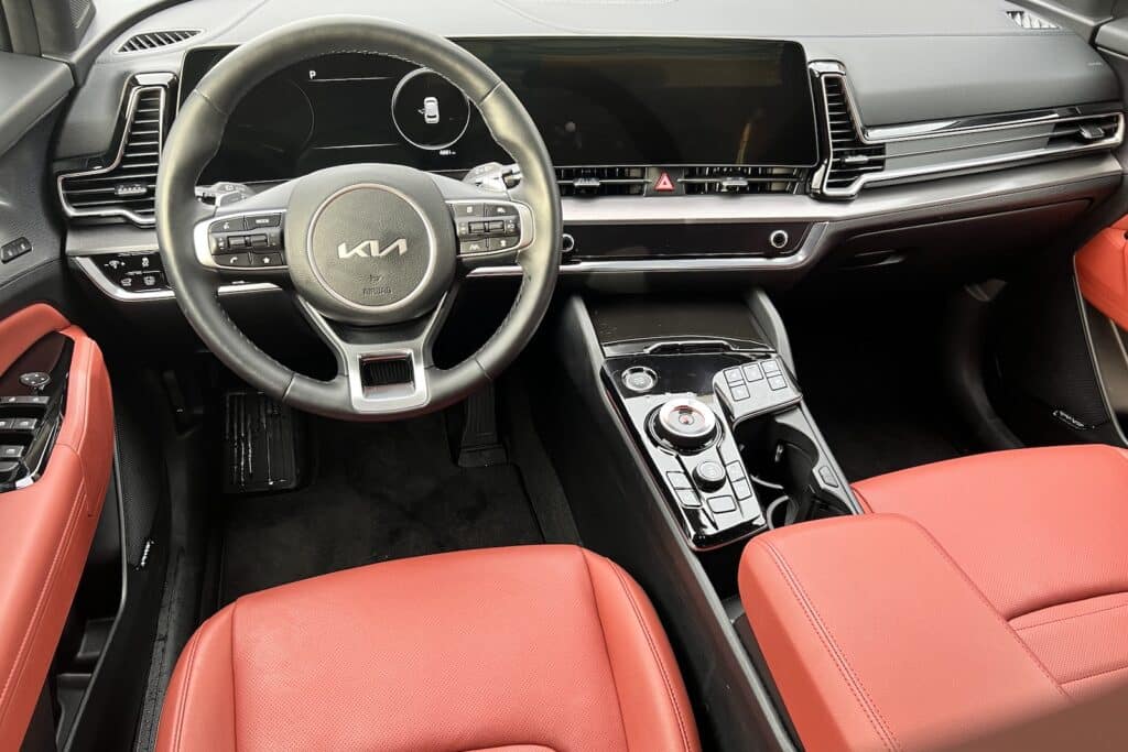 2023 Kia Sportage hybrid interior