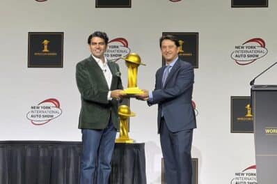 Munoz accepts World Car Award 2023
