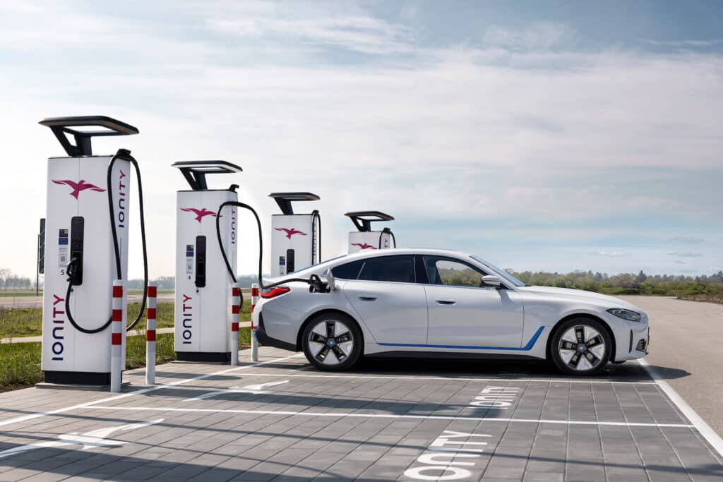 2023 BMW i4 eDrive 40 charging REL