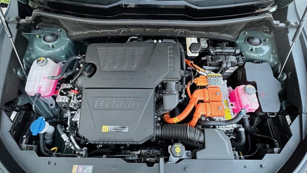 2023 Kia Niro SX Touring hybrid engine