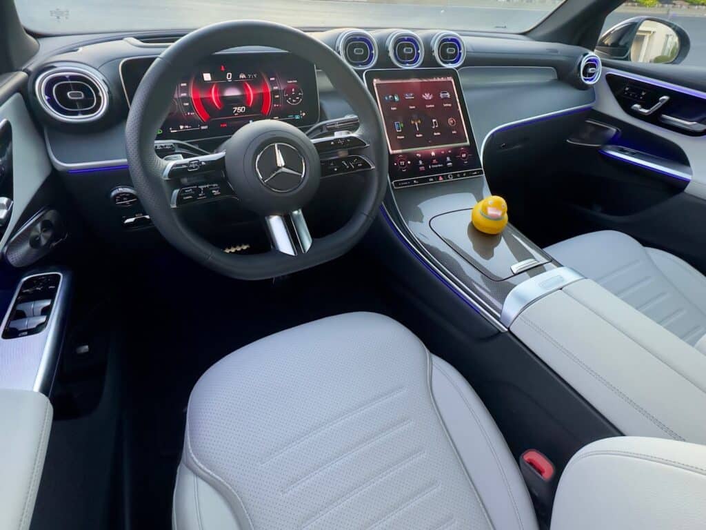 2023 Mercedes-Benz GLC 300 interior