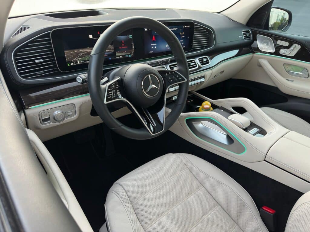 2024 Mercedes-Benz GLE 450 4Matic cockpit